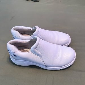 Nursing shoes womens